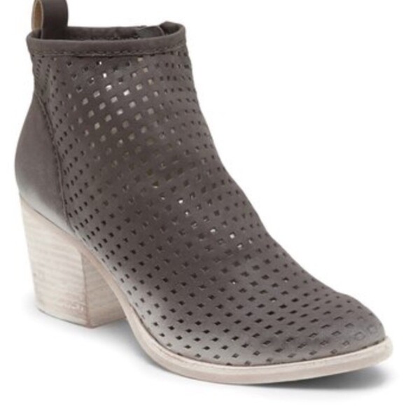 Dolce Vita Kenton Rugged Smoke Perforated Nubuck Leather Ankle Bootie 8.5 - Picture 1 of 9